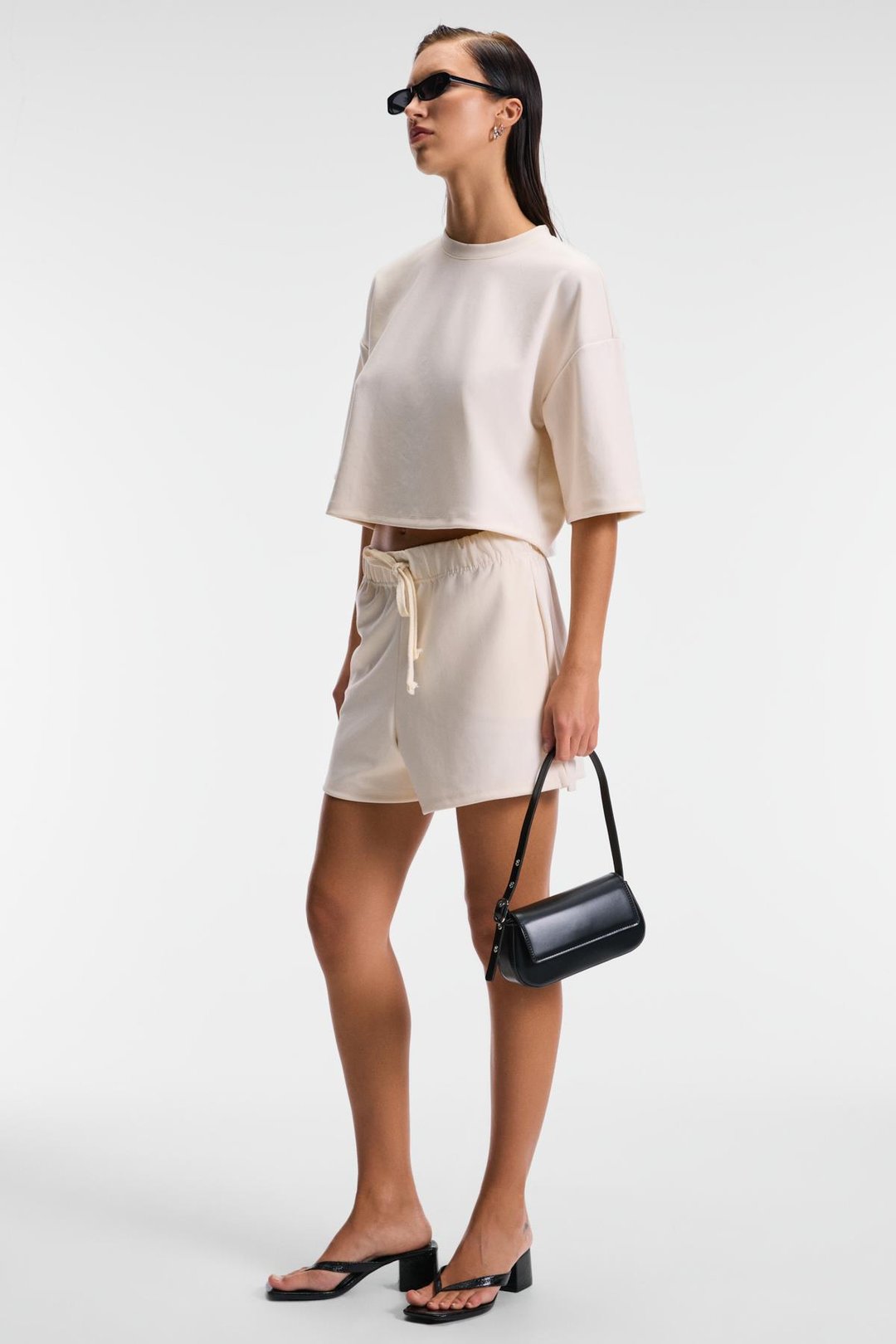 NUA Kadın Esnek Kumaşlı Kordonlu Comfort Fit Bej Şort