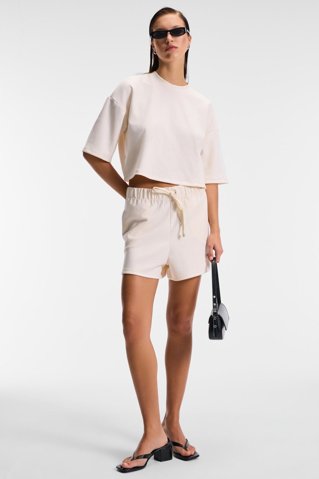 NUA Kadın Esnek Kumaşlı Kordonlu Comfort Fit Bej Şort