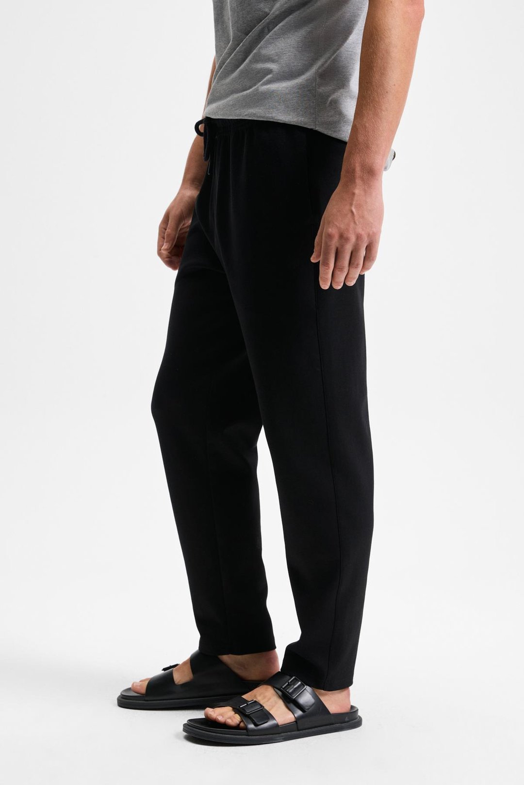 OLSEN Erkek Beli Lastikli Kordonlu Yanları Cepli Arkada Süs Fletolu Relaxed Fit Siyah Eşofman Altı