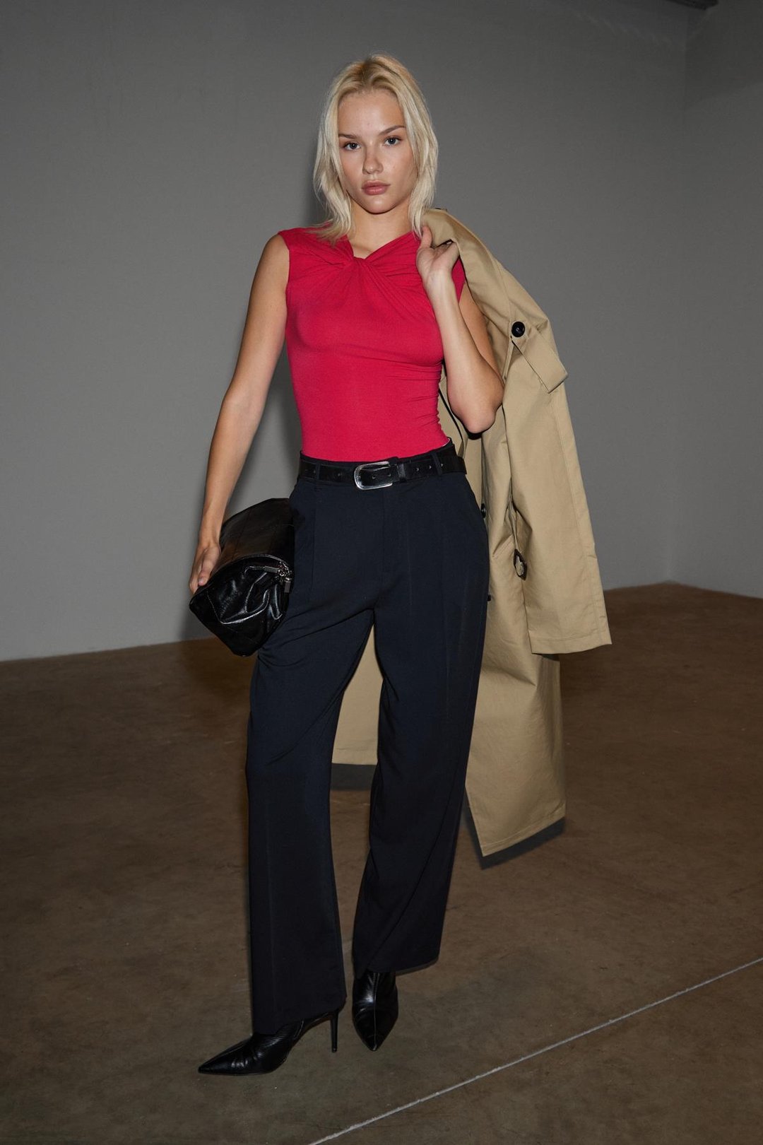 ORILENNA Kadın Önü Düğüm Detaylı Vücudu Saran Sıfır Kollu Slim Fit Fuşya Bluz