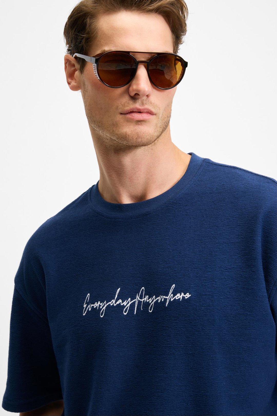 OURFLOW Erkek Nakış Detaylı %100 Organik Pamuk Bisiklet Yaka Kısa Kollu Oversize Lacivert T-Shirt