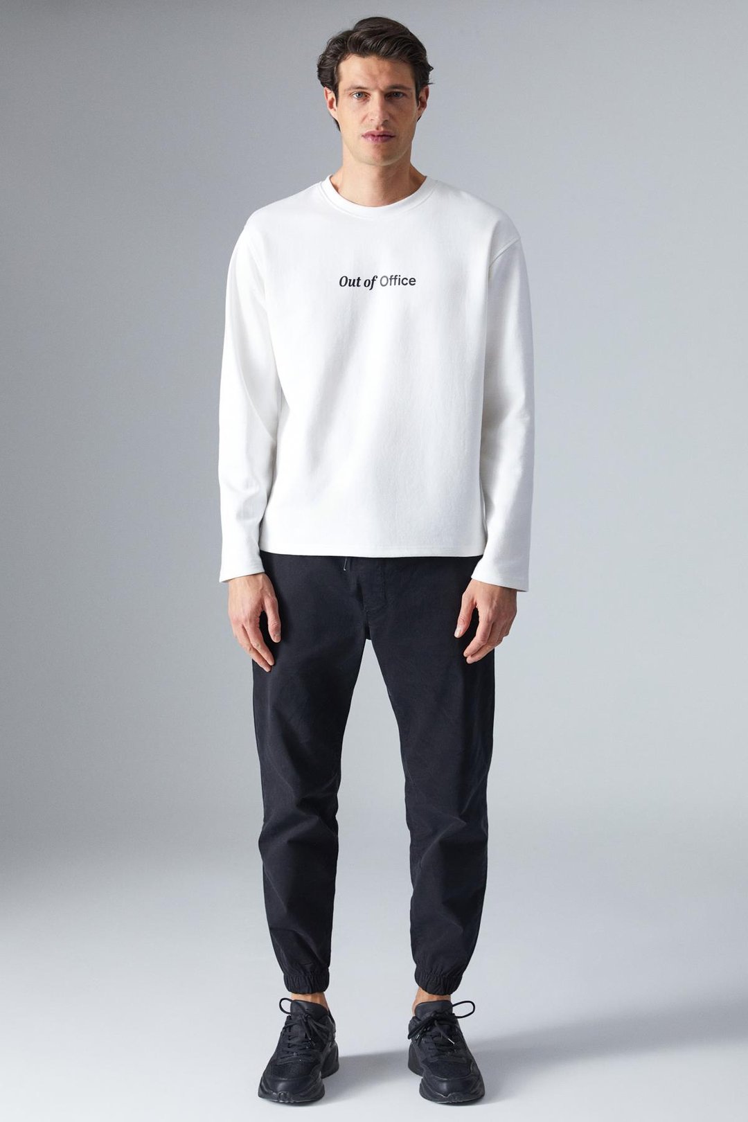 OUTOFFICE Erkek Baksı Detaylı Comfort Fit Bisiklet Yakalı Ekru T-Shirt