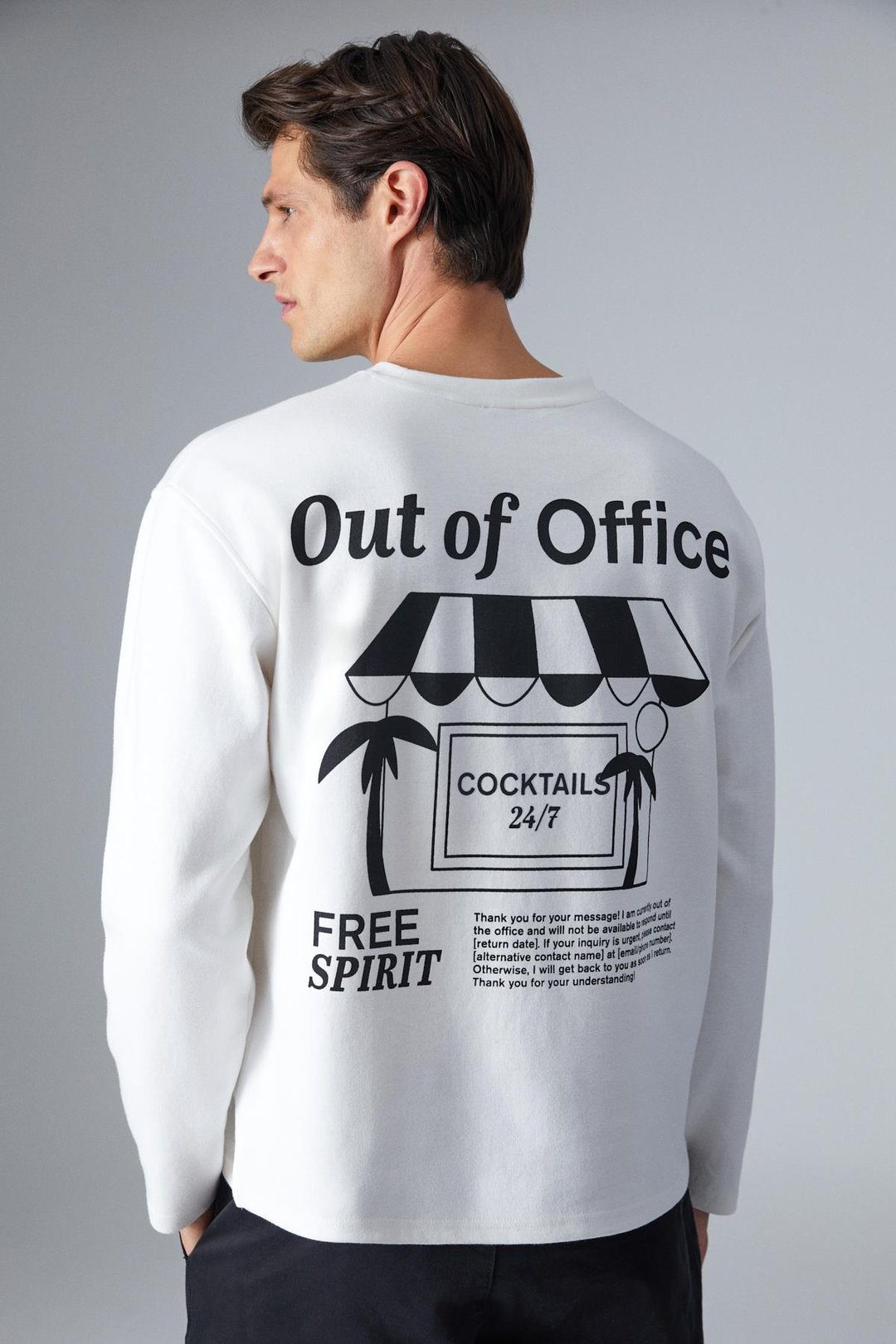 OUTOFFICE Erkek Baksı Detaylı Comfort Fit Bisiklet Yakalı Ekru T-Shirt