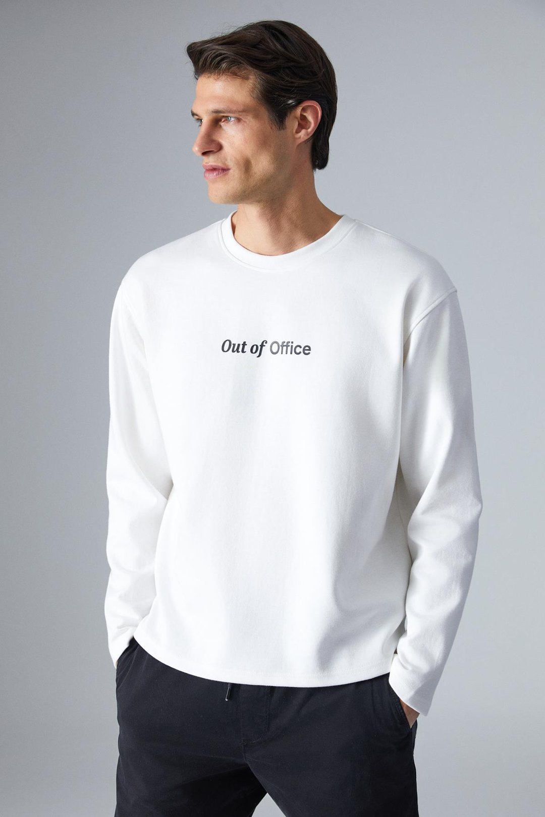 OUTOFFICE Erkek Baksı Detaylı Comfort Fit Bisiklet Yakalı Ekru T-Shirt