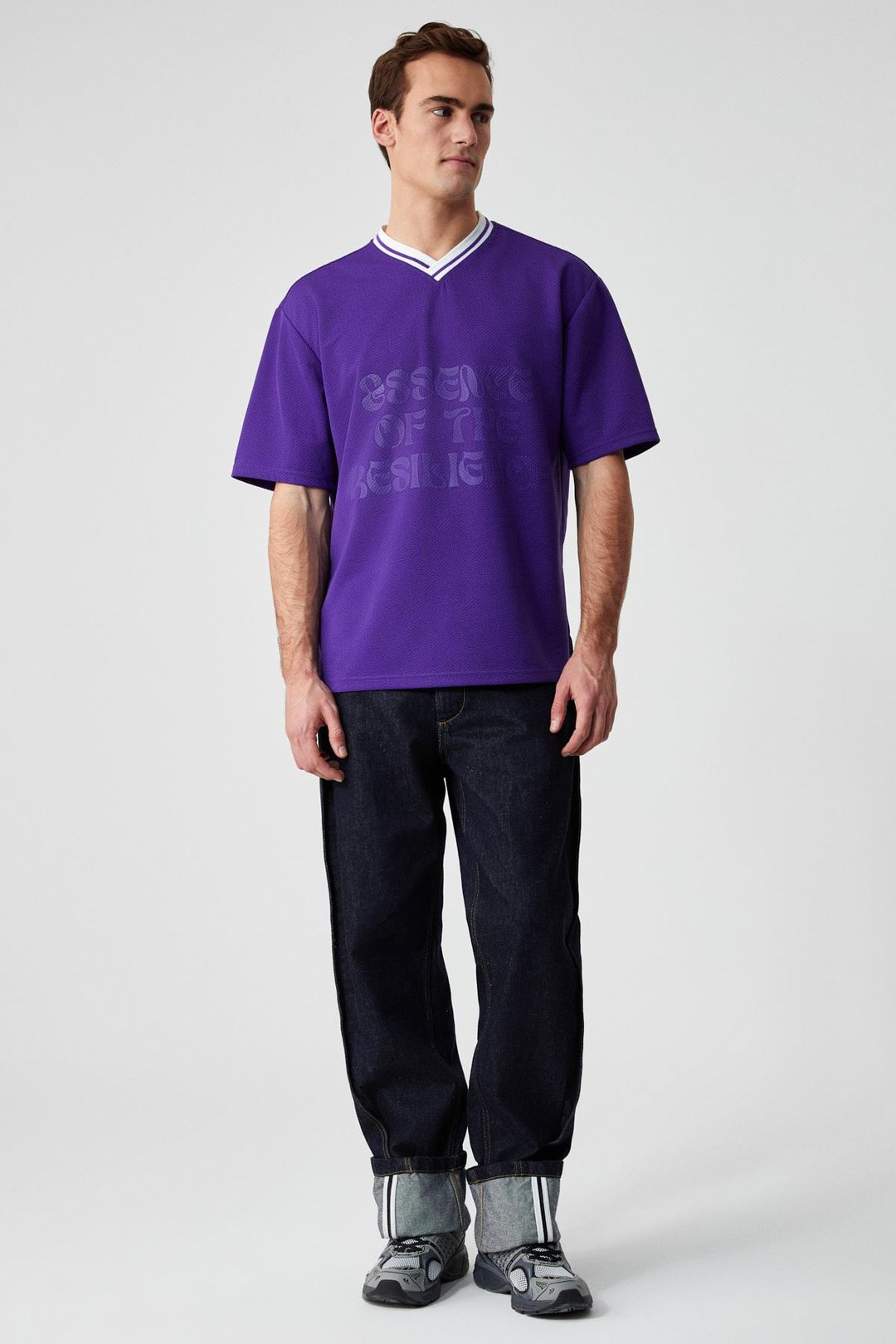 PAMPA Erkek Baskı Detaylı Relaxed V Yaka Kısa Kol Mor T-Shirt