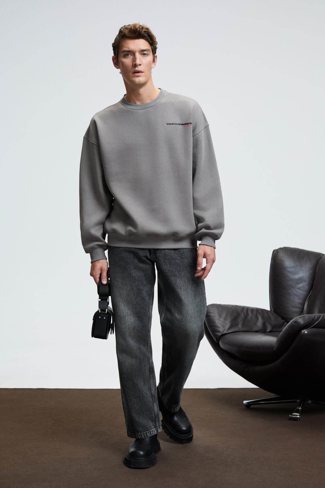 PERCY Erkek Yuvarlak Yaka Göğsü Nakışlı Sırtı Baskılı Oversize Koyu Gri Sweatshirt