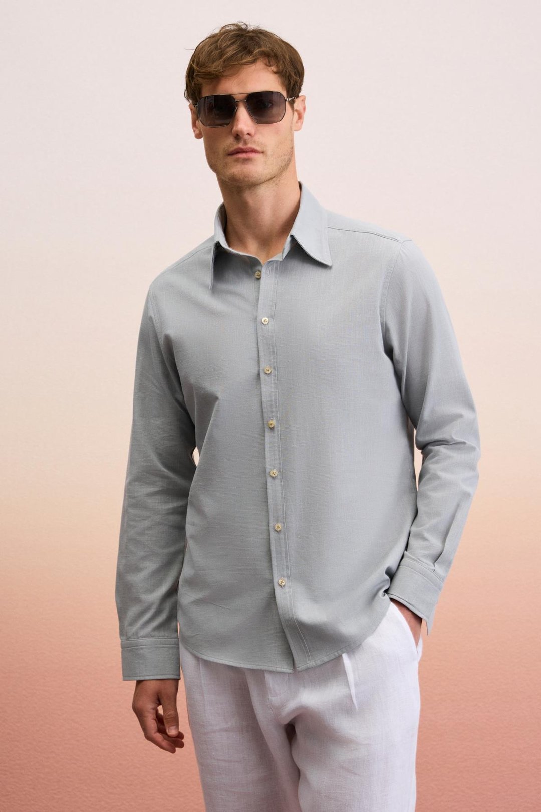 PERTTU Erkek %100 Pamuk Slim Fit Dar Kesim Düğmeli Yaka Keten Görünümlü Flamlı Gri Gömlek