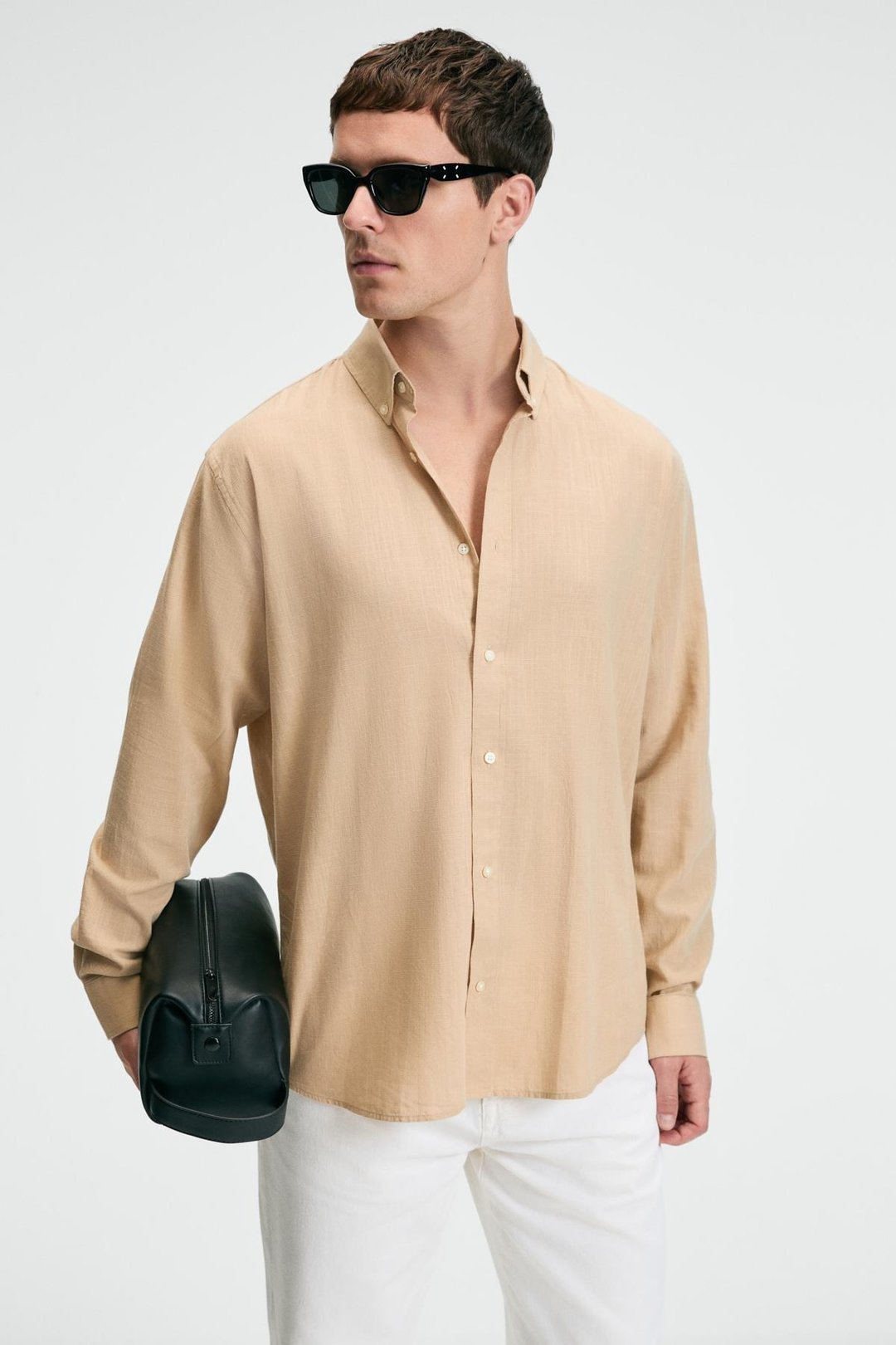 PERTTU Erkek %100 Pamuk Slim Fit Dar Kesim Düğmeli Yaka Keten Görünümlü Flamlı Bej Gömlek