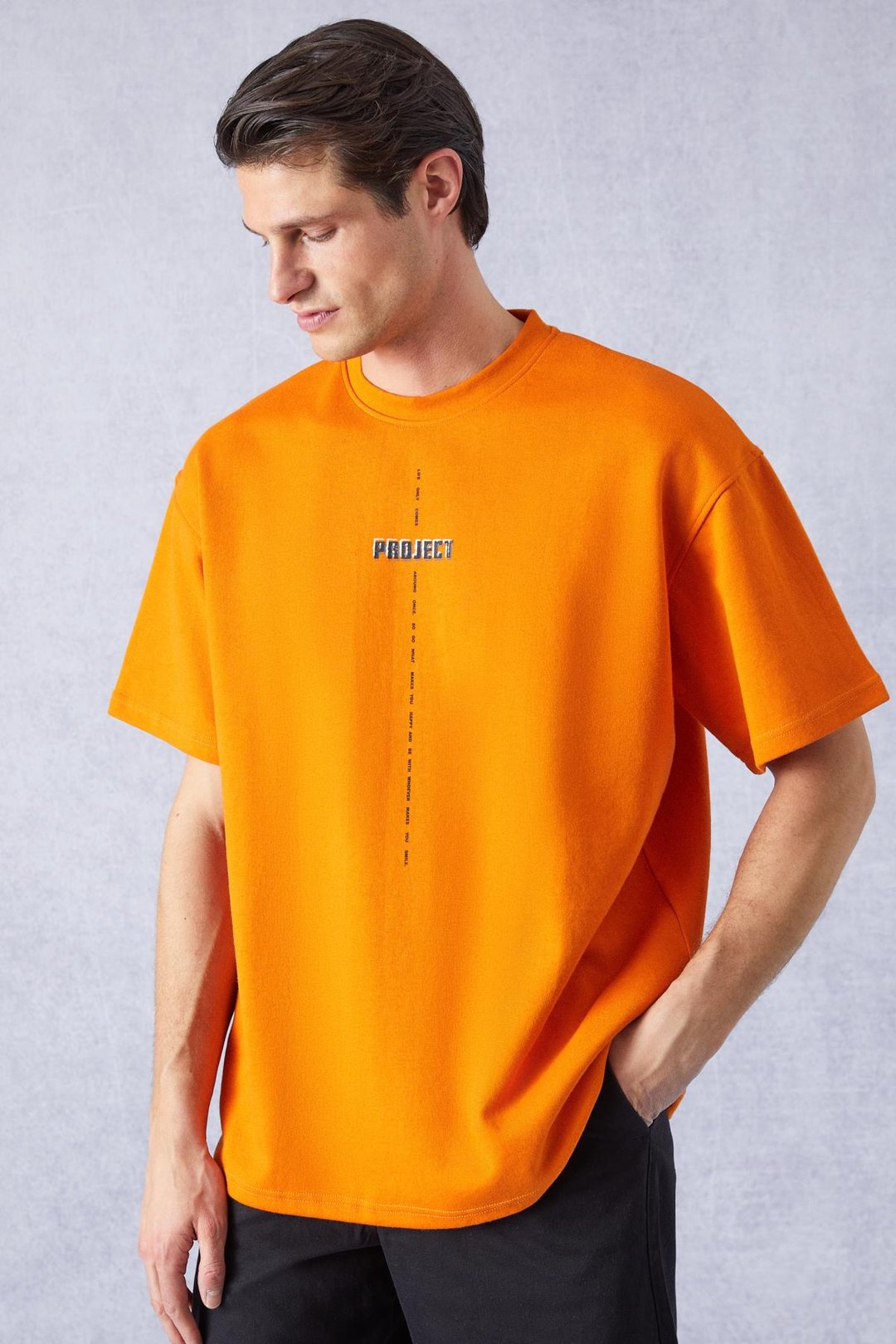 PROJECT Erkek Baskı Detaylı Oversize Fit %100 Organik Pamuk Örme Bisiklet Yaka Örme Turuncu T-Shirt