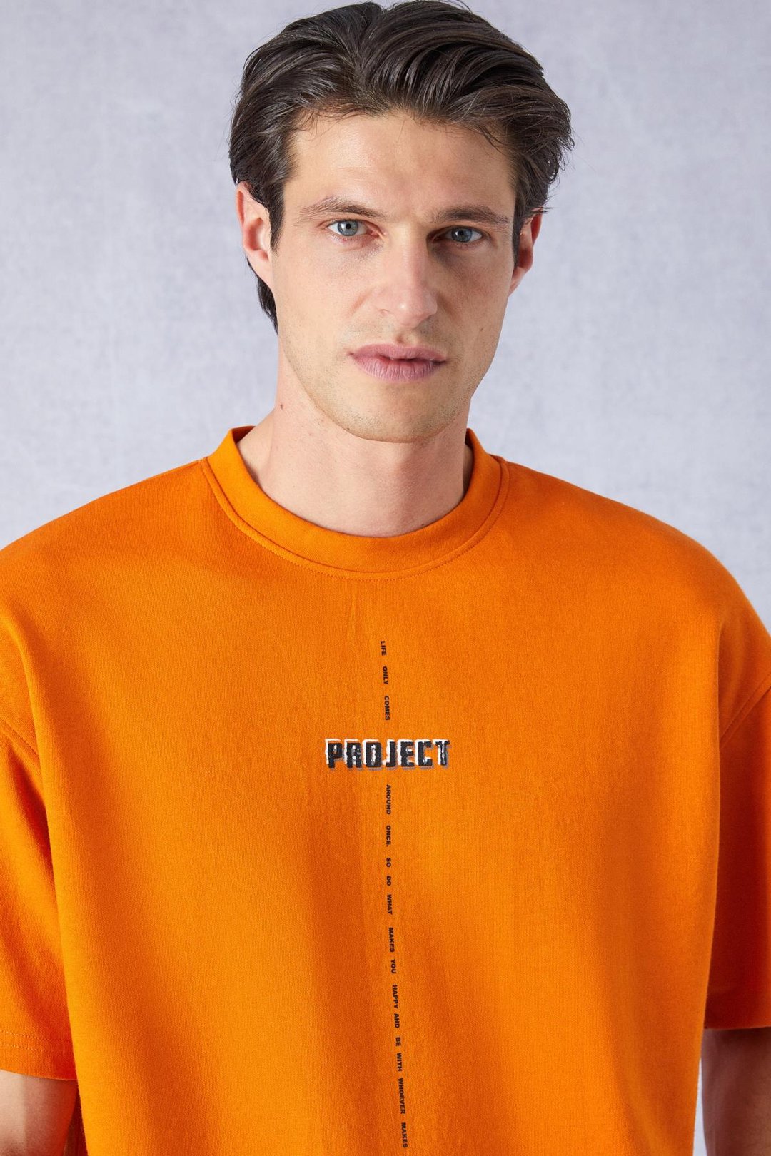 PROJECT Erkek Baskı Detaylı Oversize Fit %100 Organik Pamuk Örme Bisiklet Yaka Örme Turuncu T-Shirt