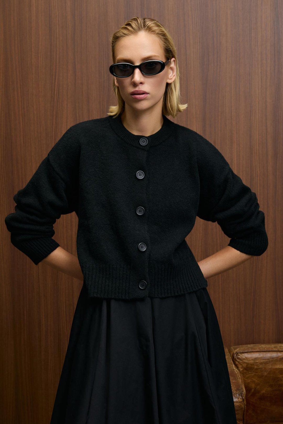 PUREZA Kadın Yuvarlak Yakalı Uzun Kollu Düğmeli Yumuşak Dokulu Regular Fit Triko Siyah Kazak