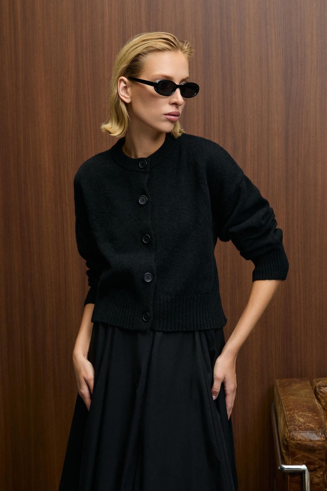 PUREZA Kadın Yuvarlak Yakalı Uzun Kollu Düğmeli Yumuşak Dokulu Regular Fit Triko Siyah Kazak