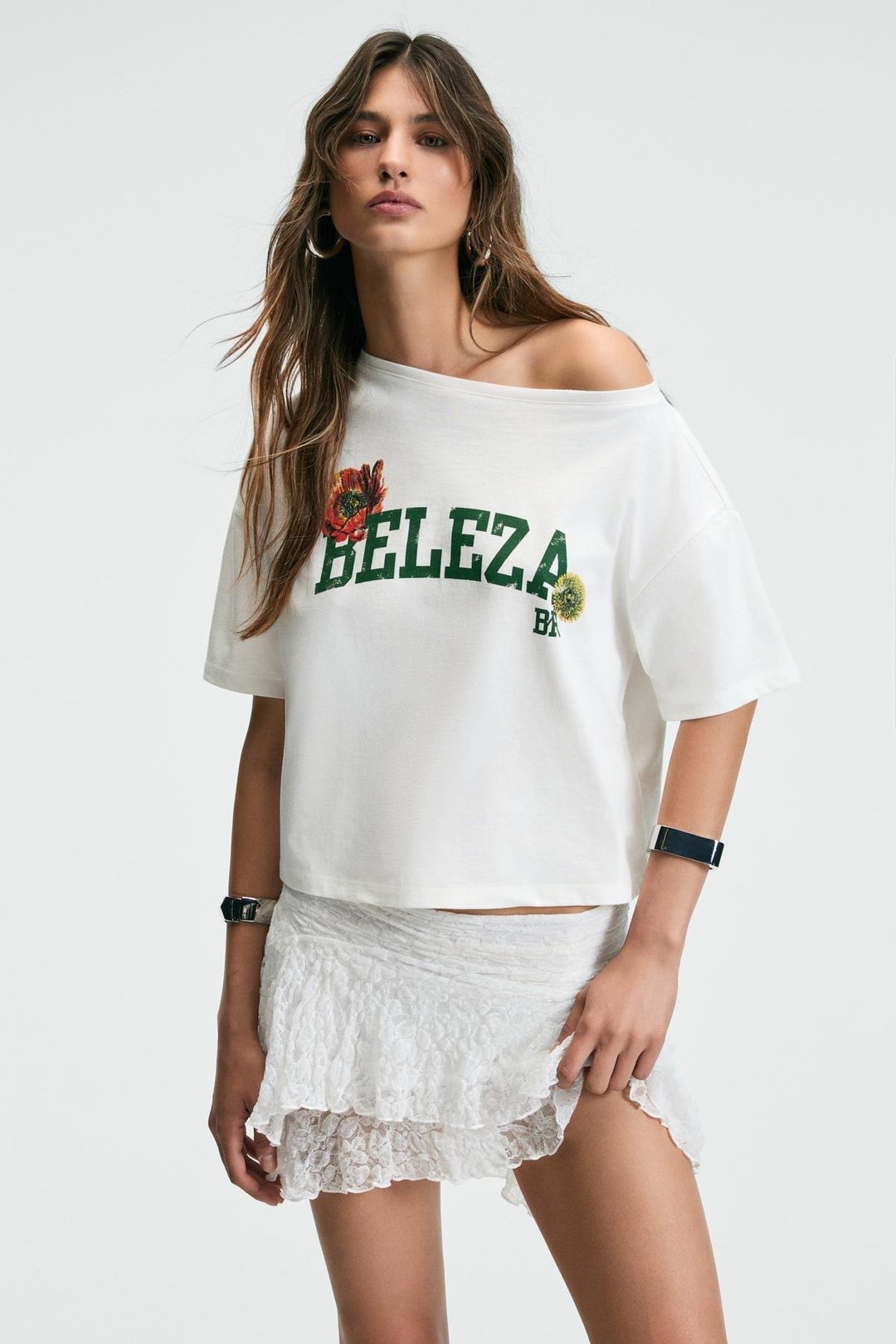 QALY Kadın Kayık Yaka Tek Omuz Kısa Kol Ön Ve Arka Baskı Detaylı Relaxed Ekru T-Shirt