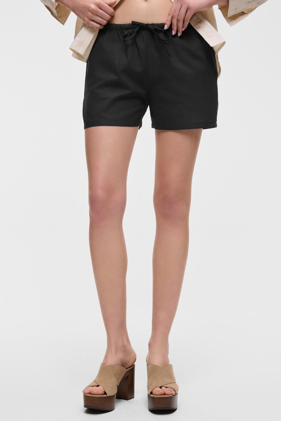 QUINETA Kadın %100 Pamuk Keten Görünümlü Rahat Regular Fit Siyah Şort