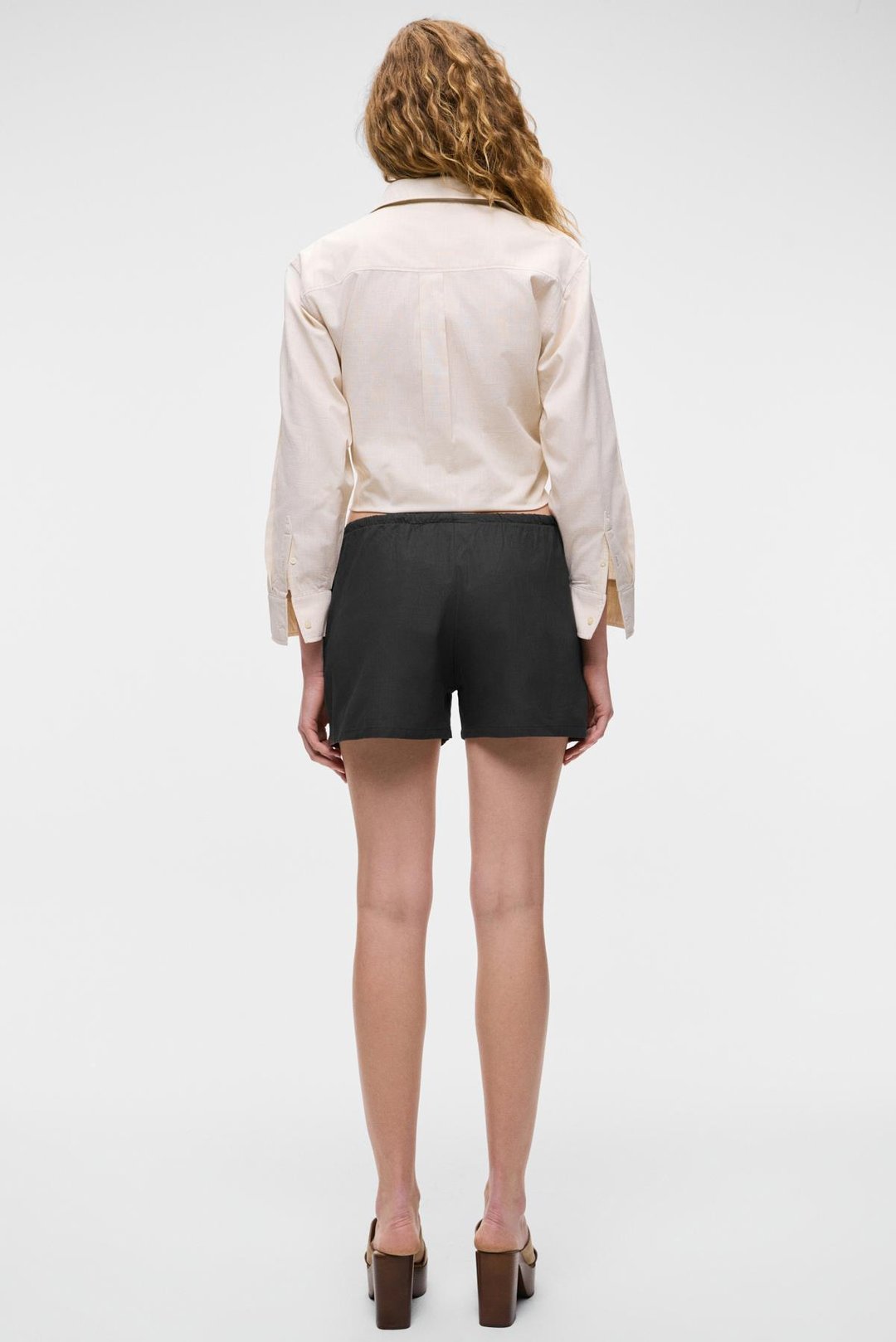 QUINETA Kadın %100 Pamuk Keten Görünümlü Rahat Regular Fit Siyah Şort
