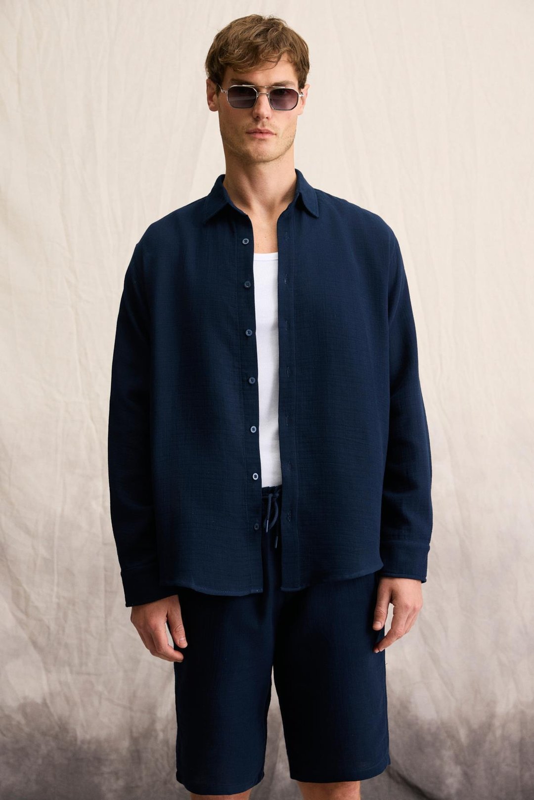 RAIMO Erkek %100 Pamuklu Manşetli Uzun Kol Comfort Fit Lacivert Gömlek