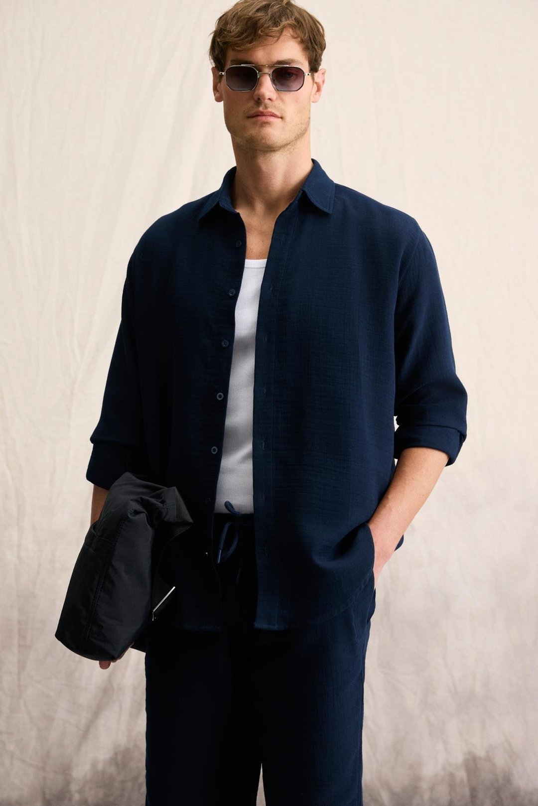 RAIMO Erkek %100 Pamuklu Manşetli Uzun Kol Comfort Fit Lacivert Gömlek