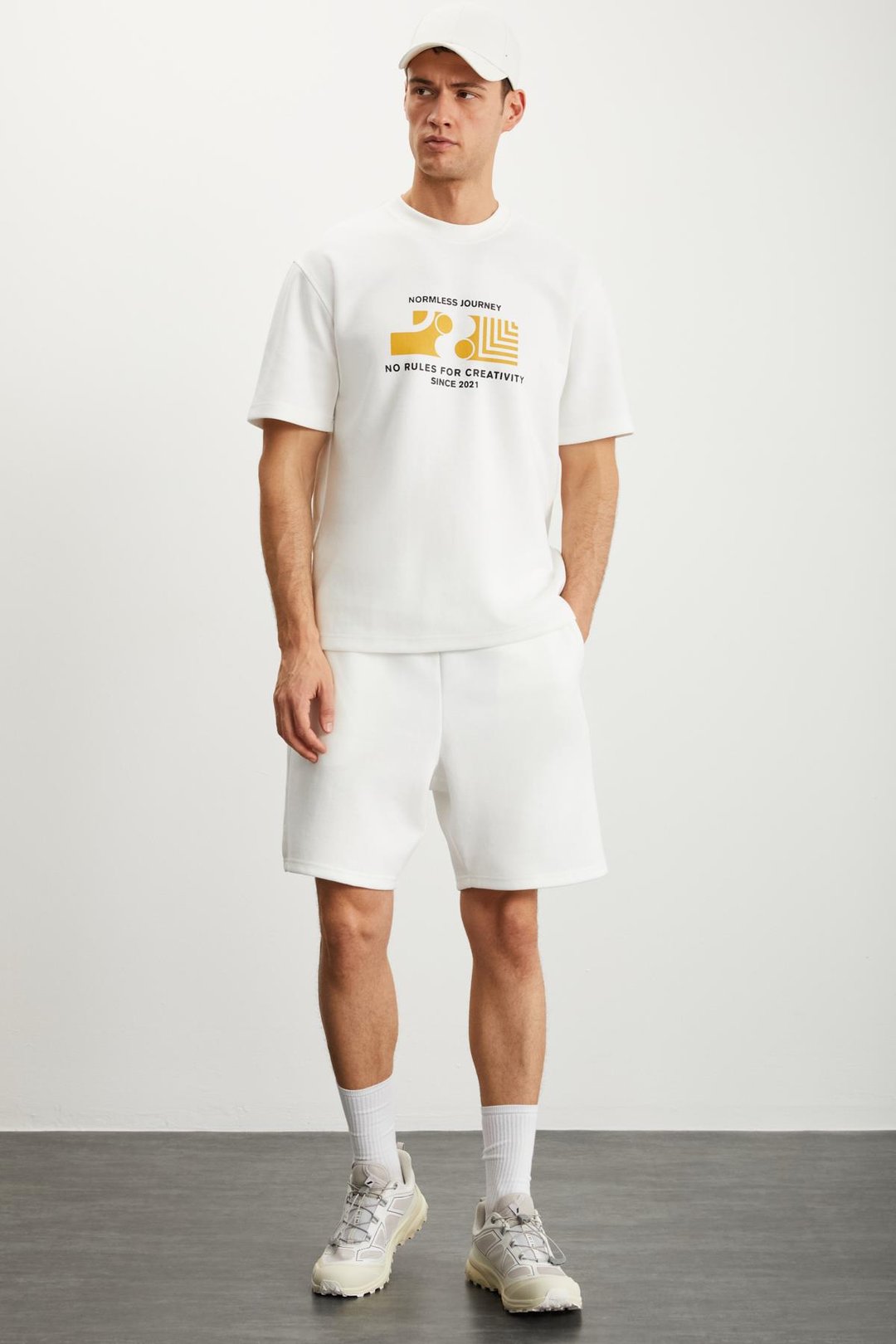 RAMADAN  Regular Ekru Tekli Şort