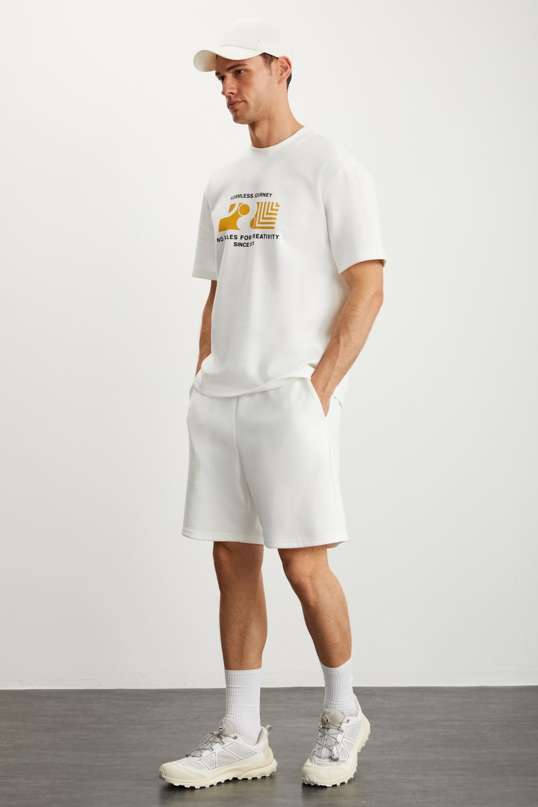 RAMADAN  Regular Ekru Tekli Şort