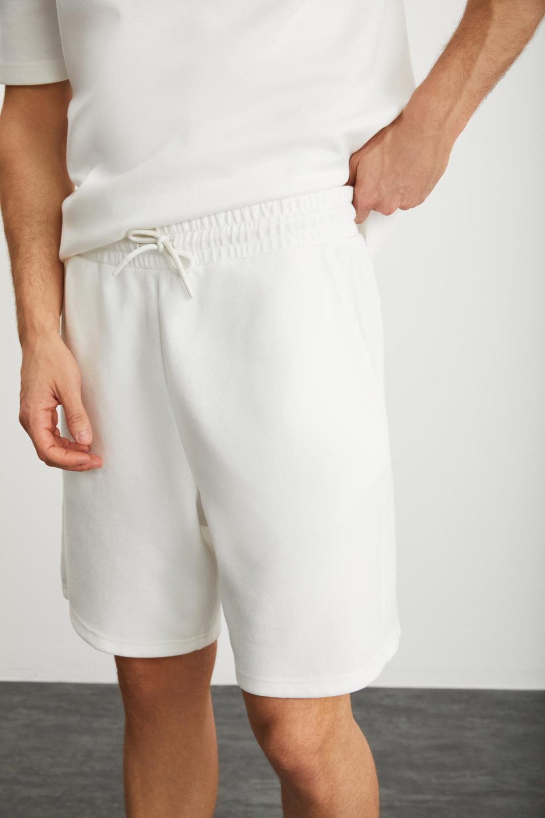 RAMADAN  Regular Ekru Tekli Şort