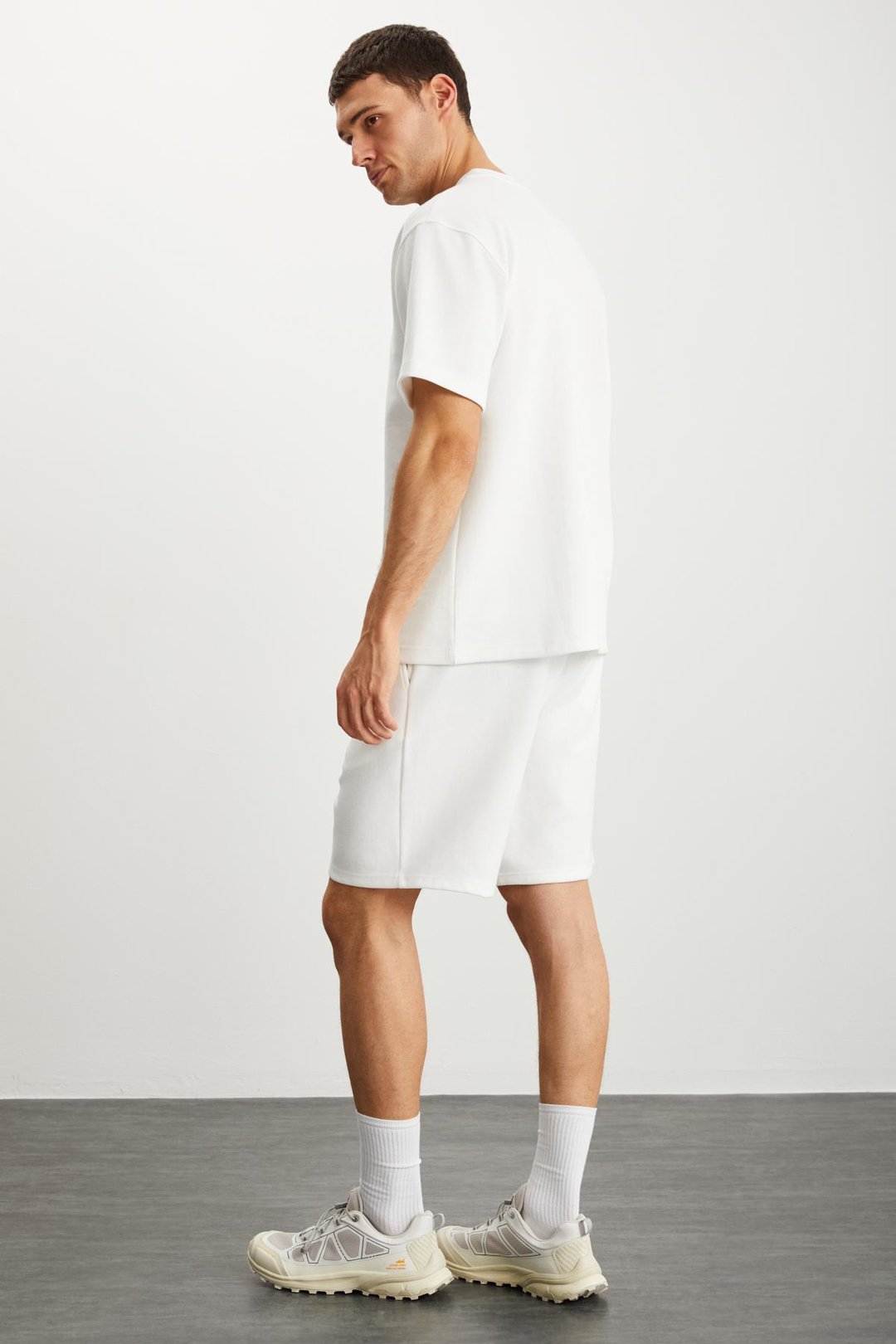 RAMADAN  Regular Ekru Tekli Şort