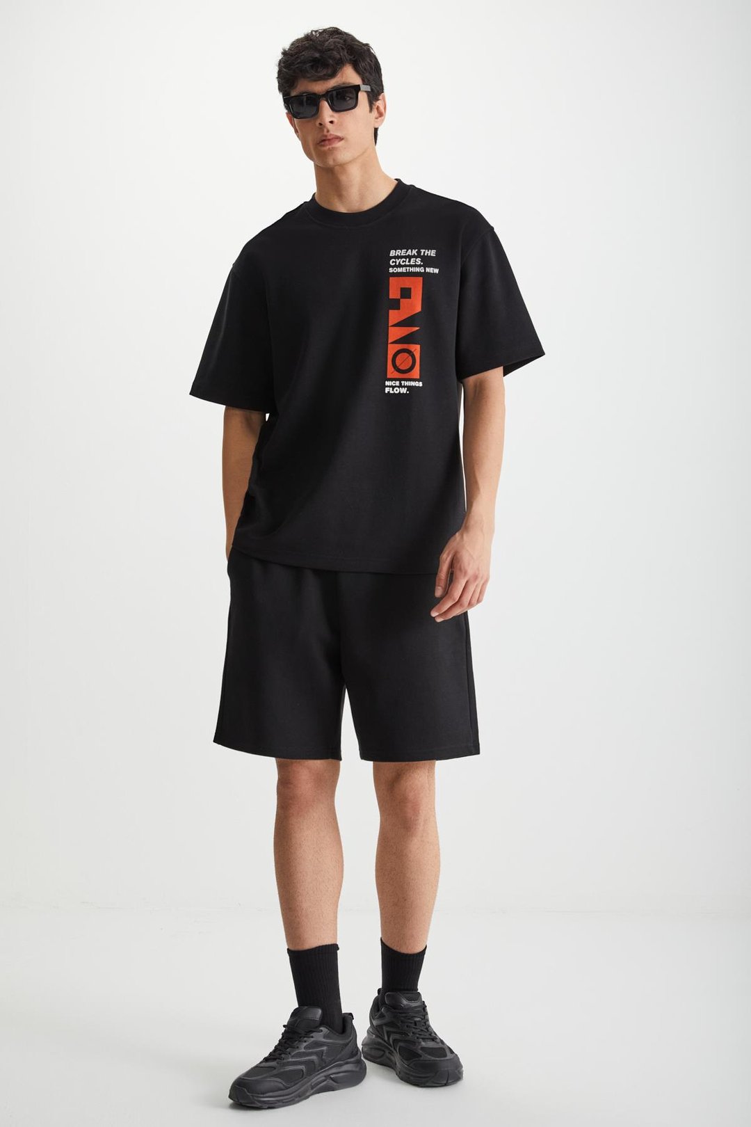 RAMADAN  Regular Siyah Tekli Şort