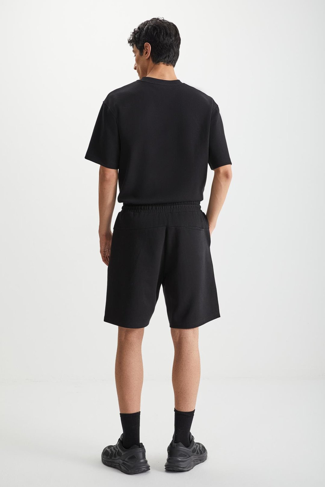 RAMADAN  Regular Siyah Tekli Şort