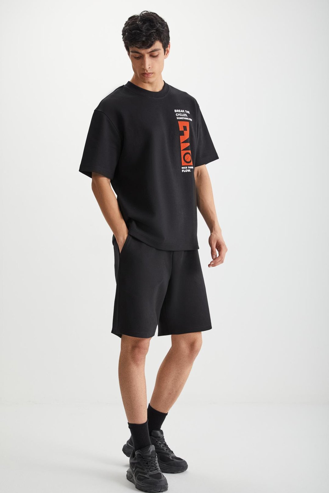 RAMADAN  Regular Siyah Tekli Şort