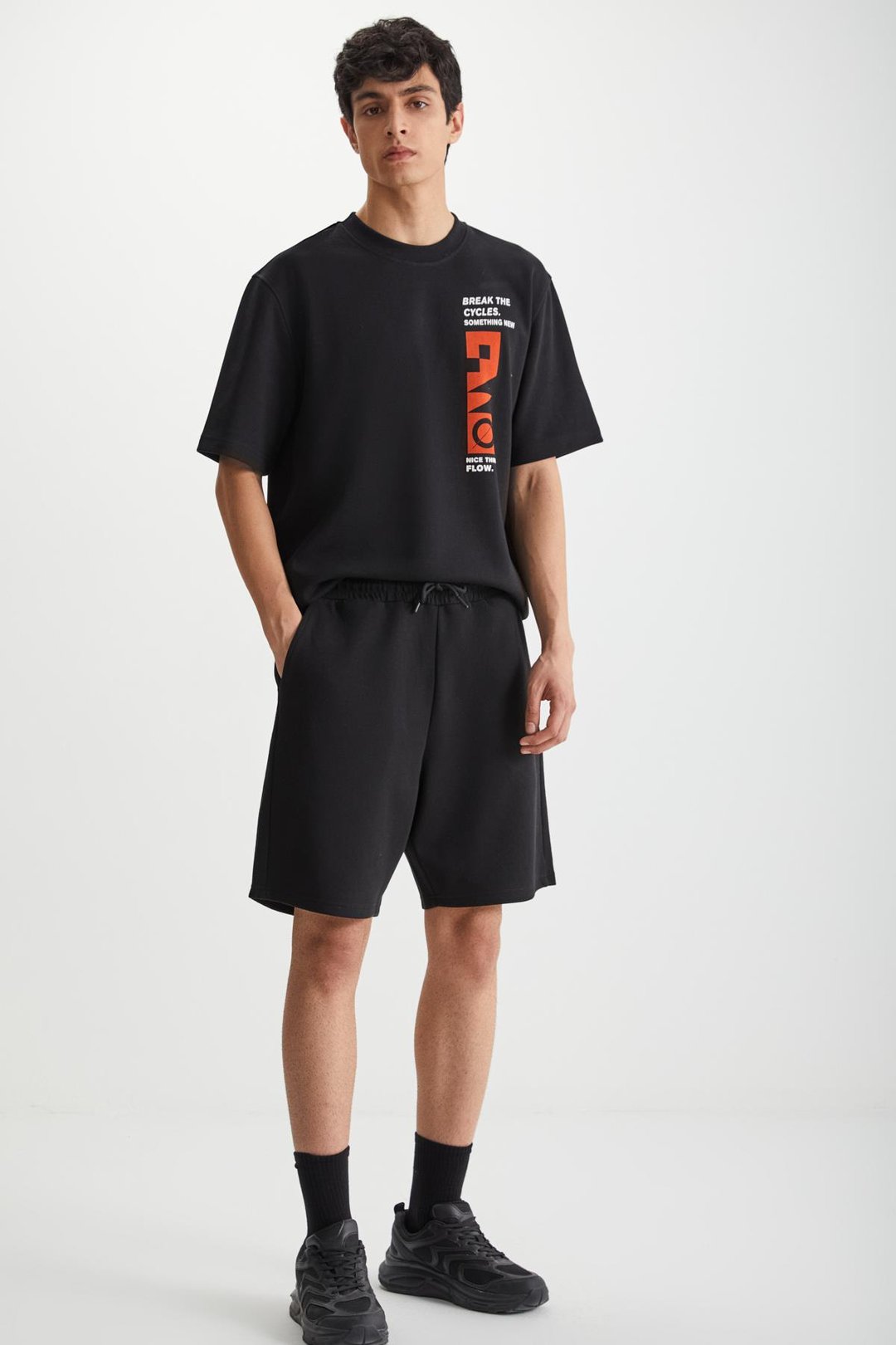 RAMADAN  Regular Siyah Tekli Şort