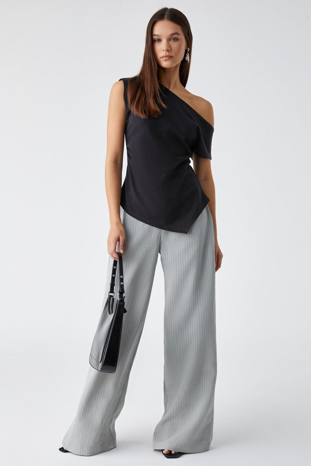 REHINGA Kadın Asimetrik Yaka Regular Kısa Kol Siyah T-Shirt