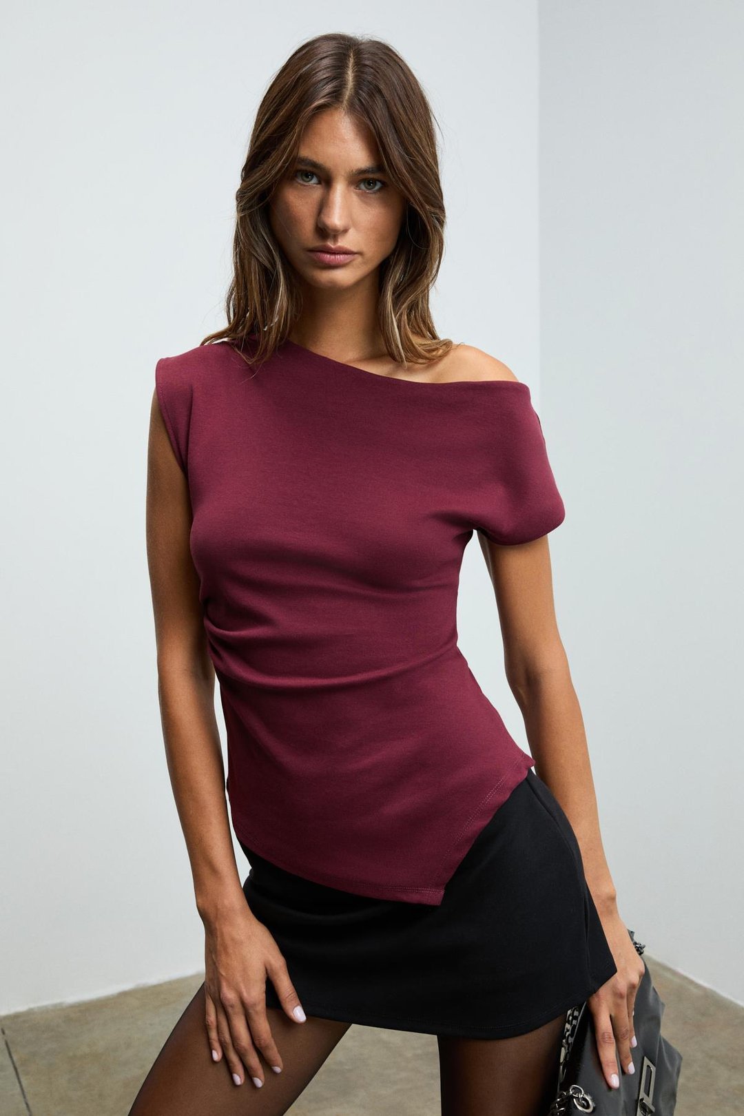 REHINGA Kadın Asimetrik Yaka Regular Kısa Kol Bordo Bluz