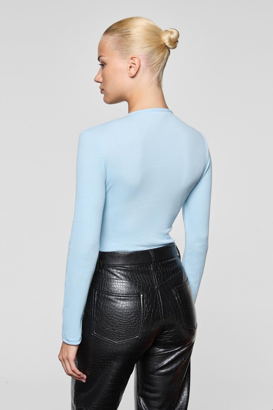 RENAVE Kadın Uzun Kollu Esnek Kumaşlı Düğme Ve Çıtçıt Detaylı Mavi Bluz