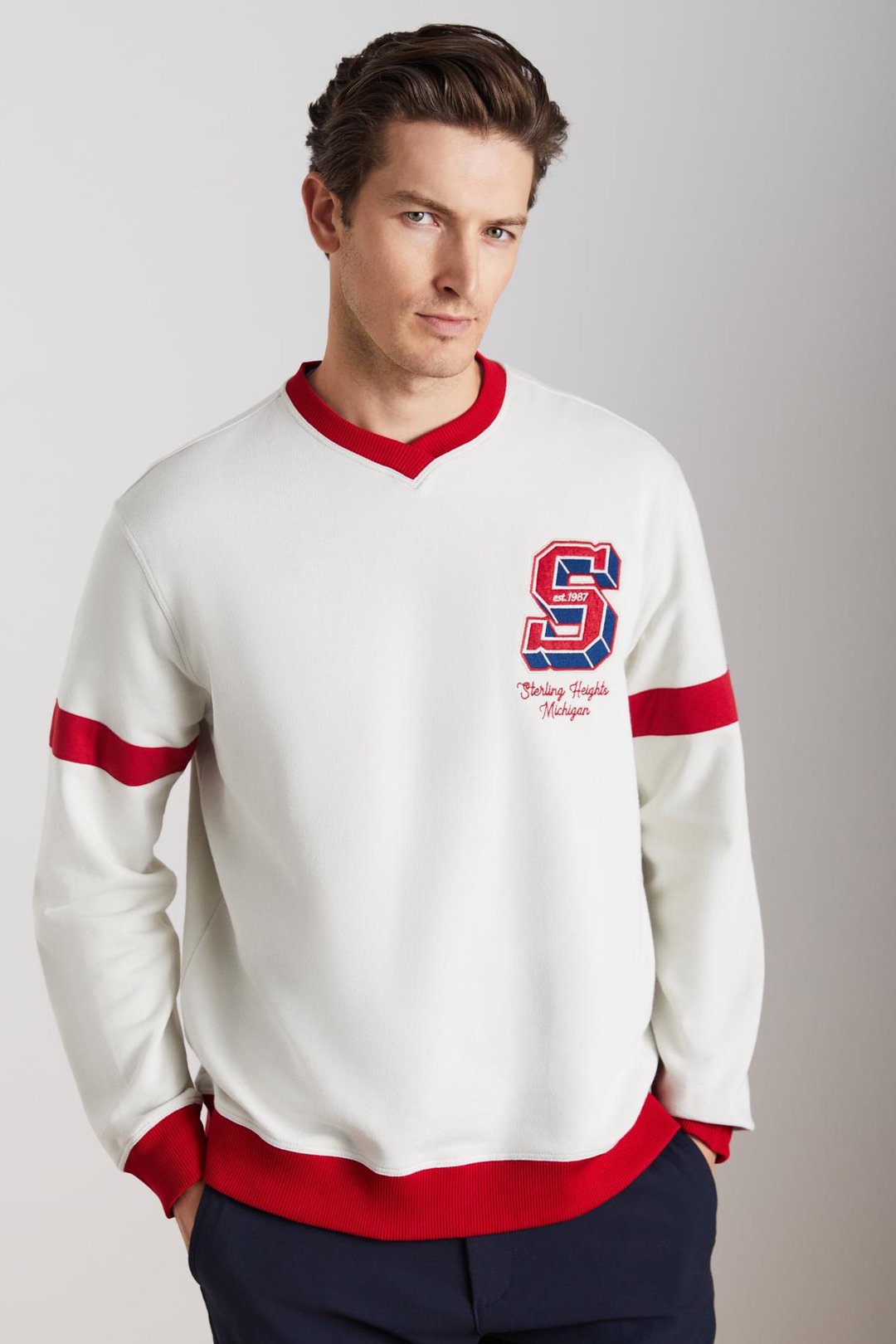 REYNON Erkek V Yakalı Önü Baskılı Taş Rengi Sweatshirt