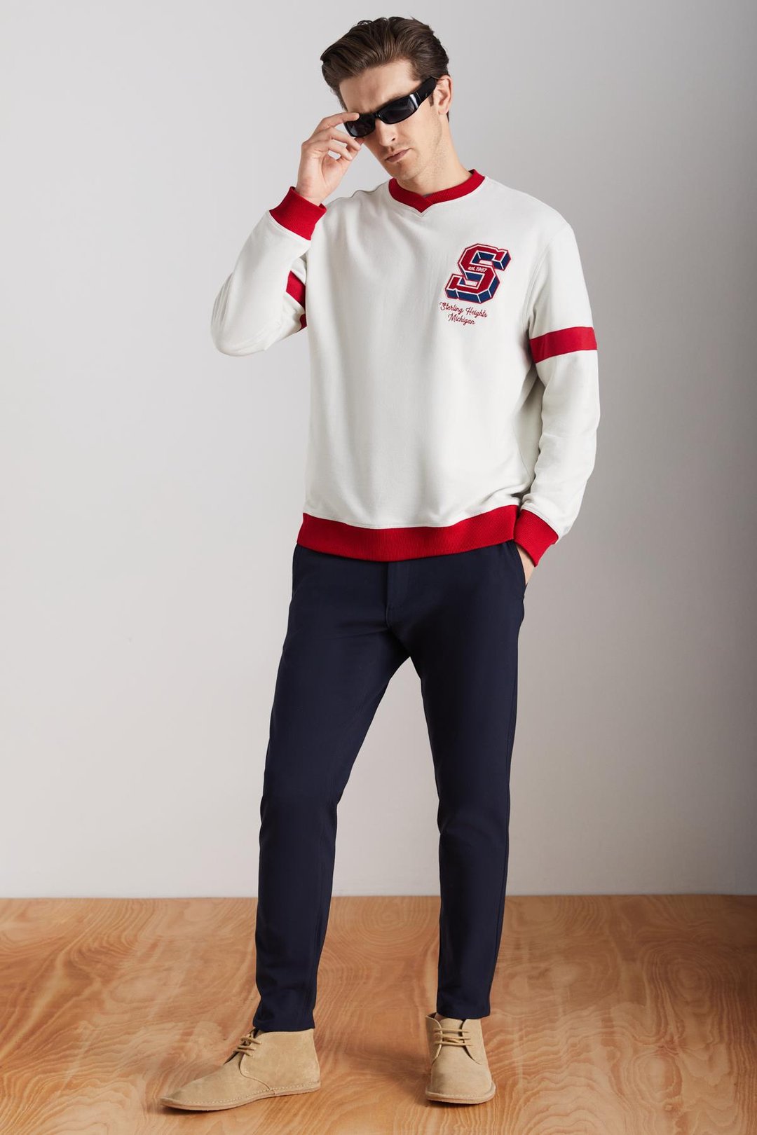 REYNON Erkek V Yakalı Önü Baskılı Taş Rengi Sweatshirt