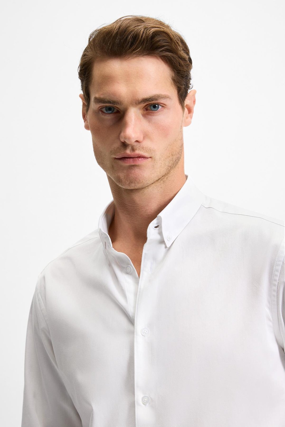 RISTO Erkek Düğmeli Yıkama Sonrası Ütü İhtiyacını En Aza İndiren Kumaş Gömlek Yaka Manşetli Beyaz Gömlek