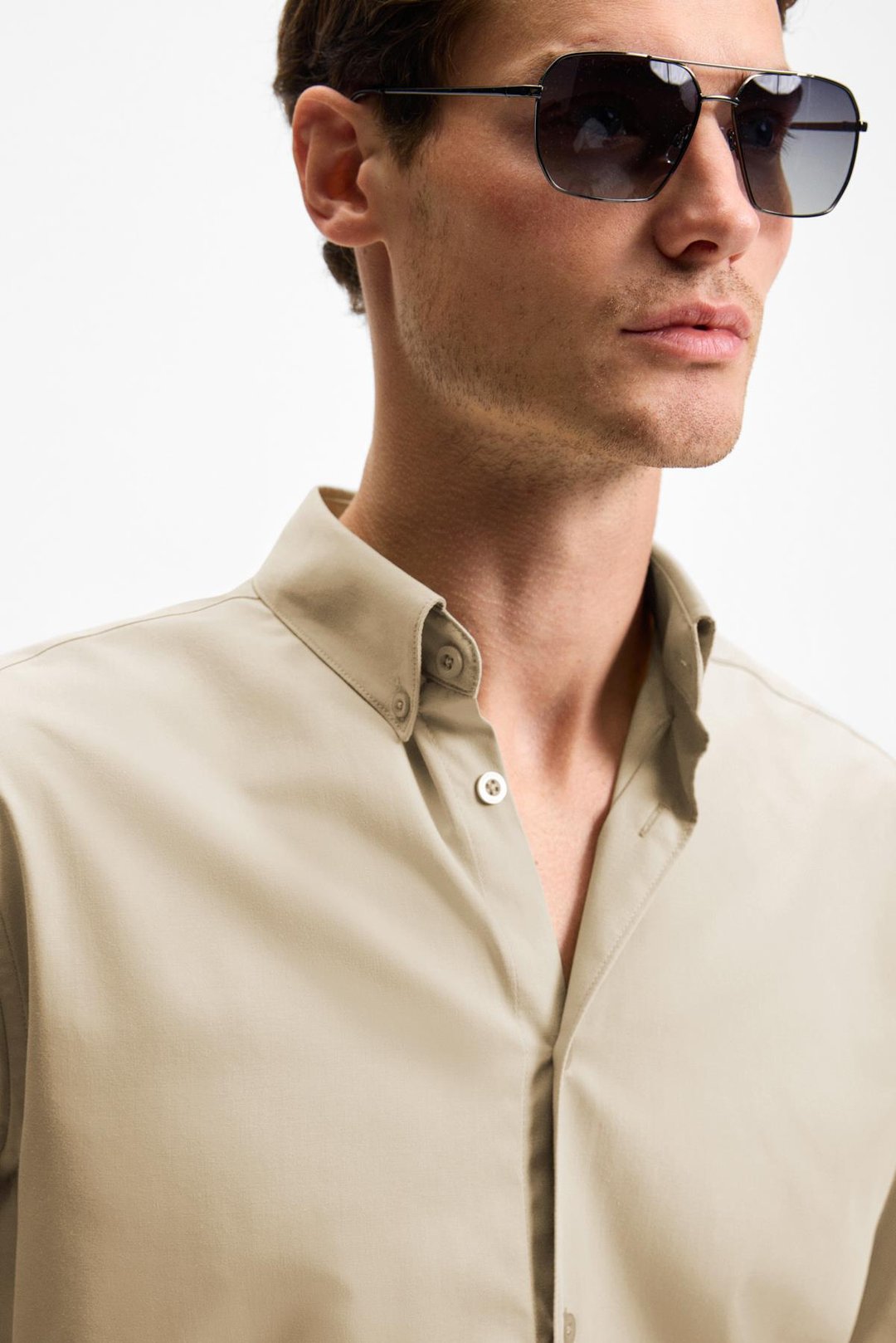 RISTO Erkek Düğmeli Yıkama Sonrası Ütü İhtiyacını En Aza İndiren Kumaş Gömlek Yaka Manşetli Bej Gömlek