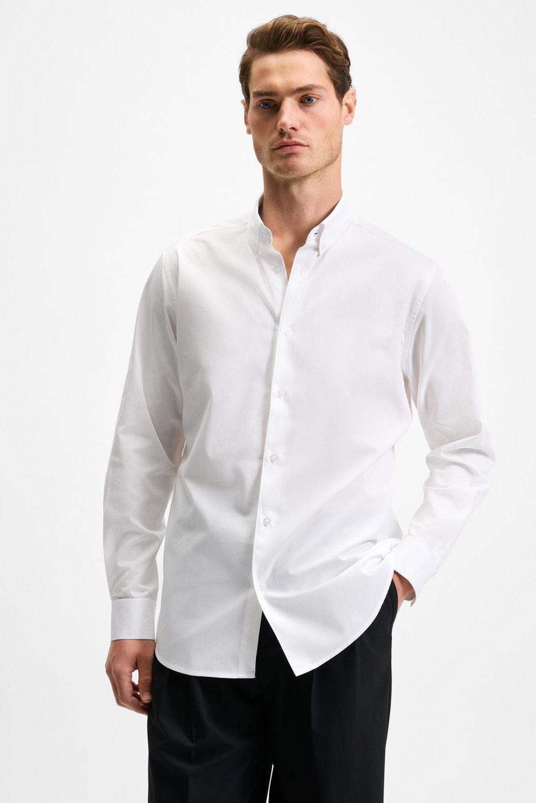 RISTO Erkek Düğmeli Yıkama Sonrası Ütü İhtiyacını En Aza İndiren Kumaş Gömlek Yaka Manşetli Beyaz Gömlek