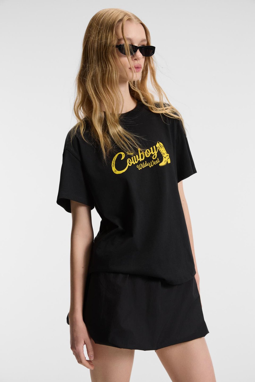 RIVELA Kadın %100 Pamuk Regular Fit Baskılı Bisiklet Yaka Kısa Kol Siyah T-Shirt