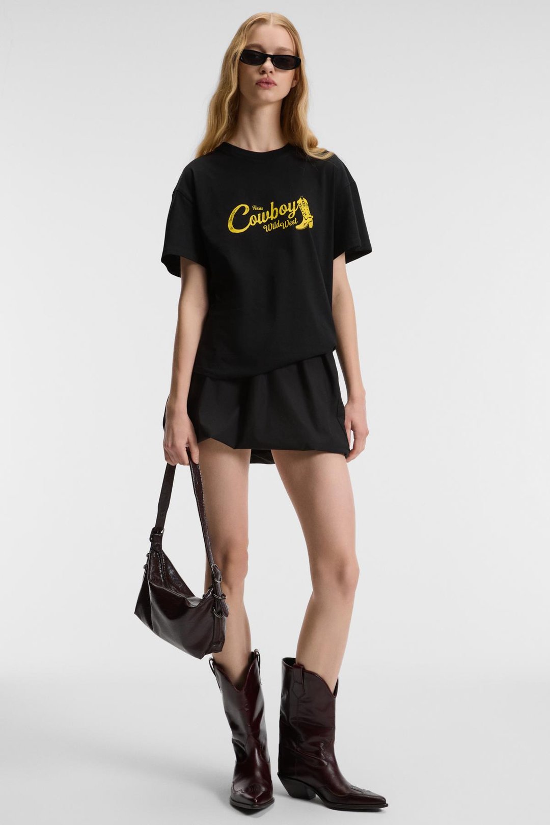 RIVELA Kadın %100 Pamuk Regular Fit Baskılı Bisiklet Yaka Kısa Kol Siyah T-Shirt