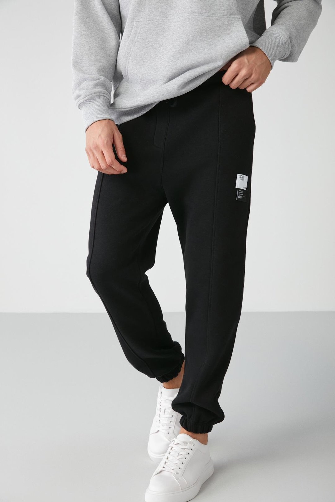 ROWAN Erkek Organik Pamuklu Relaxed Fit İçi Polarlı Süs etiketli Jogger Siyah Eşofman Altı