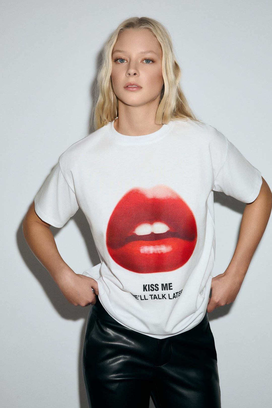 SALENNA Kadın Yumuşak Kumaşlı Baskı Detaylı Regular Fit Beyaz T-Shirt