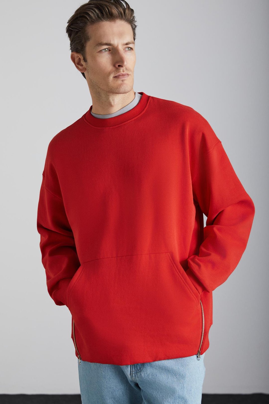 SANTIAGOS Erkek Kangruru Cepli Fermuar Detaylı Arkası Yazı Baskılı Kırmızı Sweatshirt