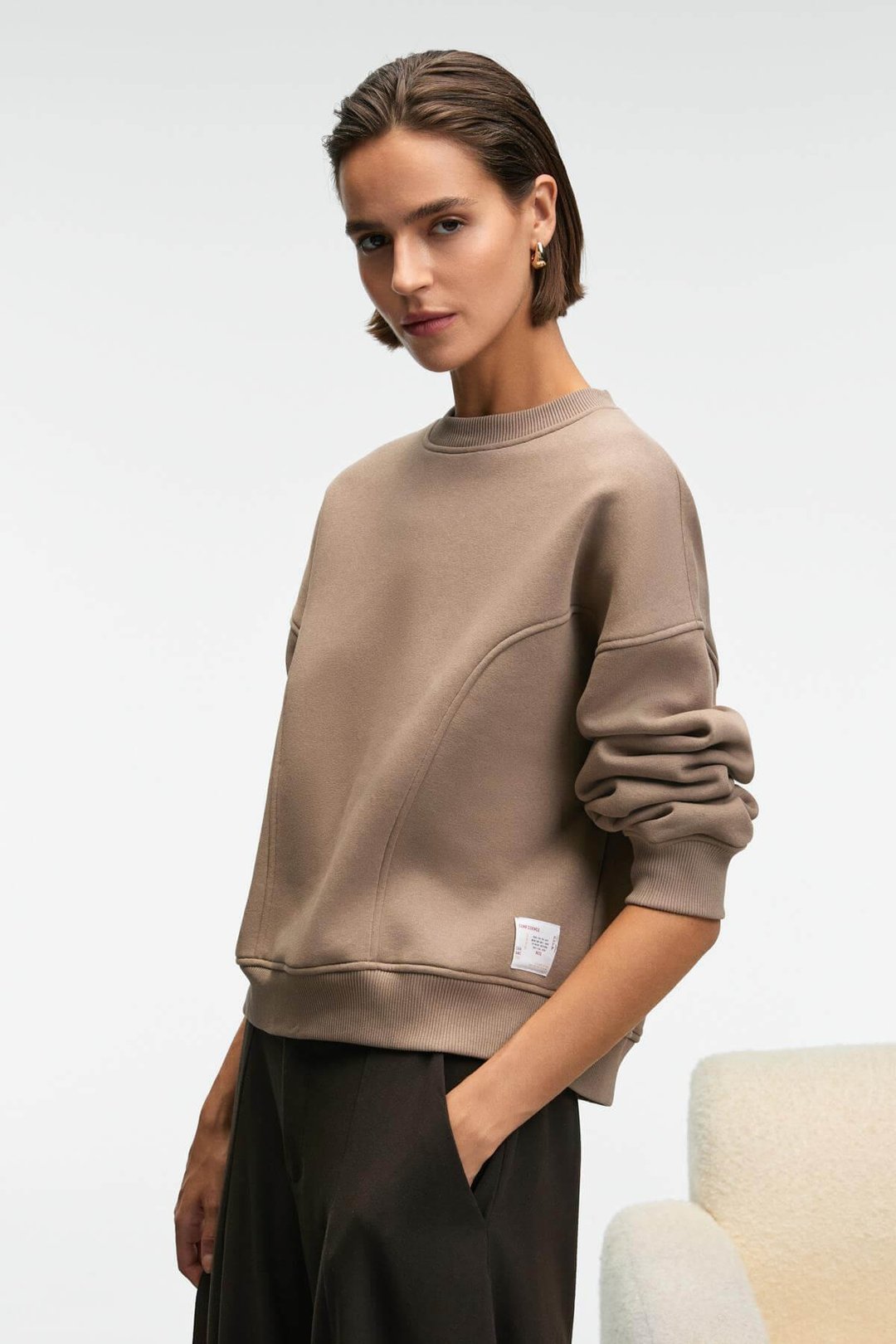 SERENYA Kadın Pamuklu Etiket Detaylı Bisiklet Yaka Vizon Sweatshirt