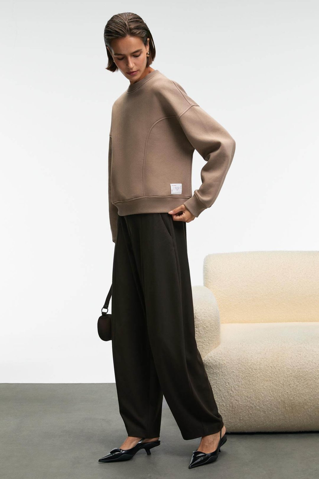 SERENYA Kadın Pamuklu Etiket Detaylı Bisiklet Yaka Vizon Sweatshirt