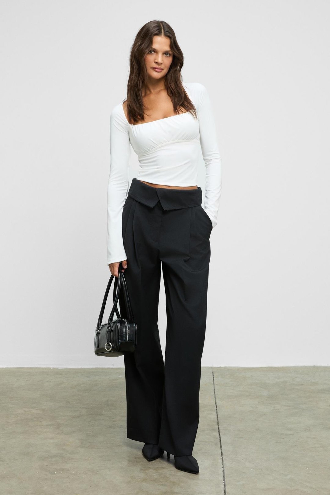 SILIVRA Kadın Havuz Yakalı Esnek Kumaşlı Slim Fit Beyaz Bluz