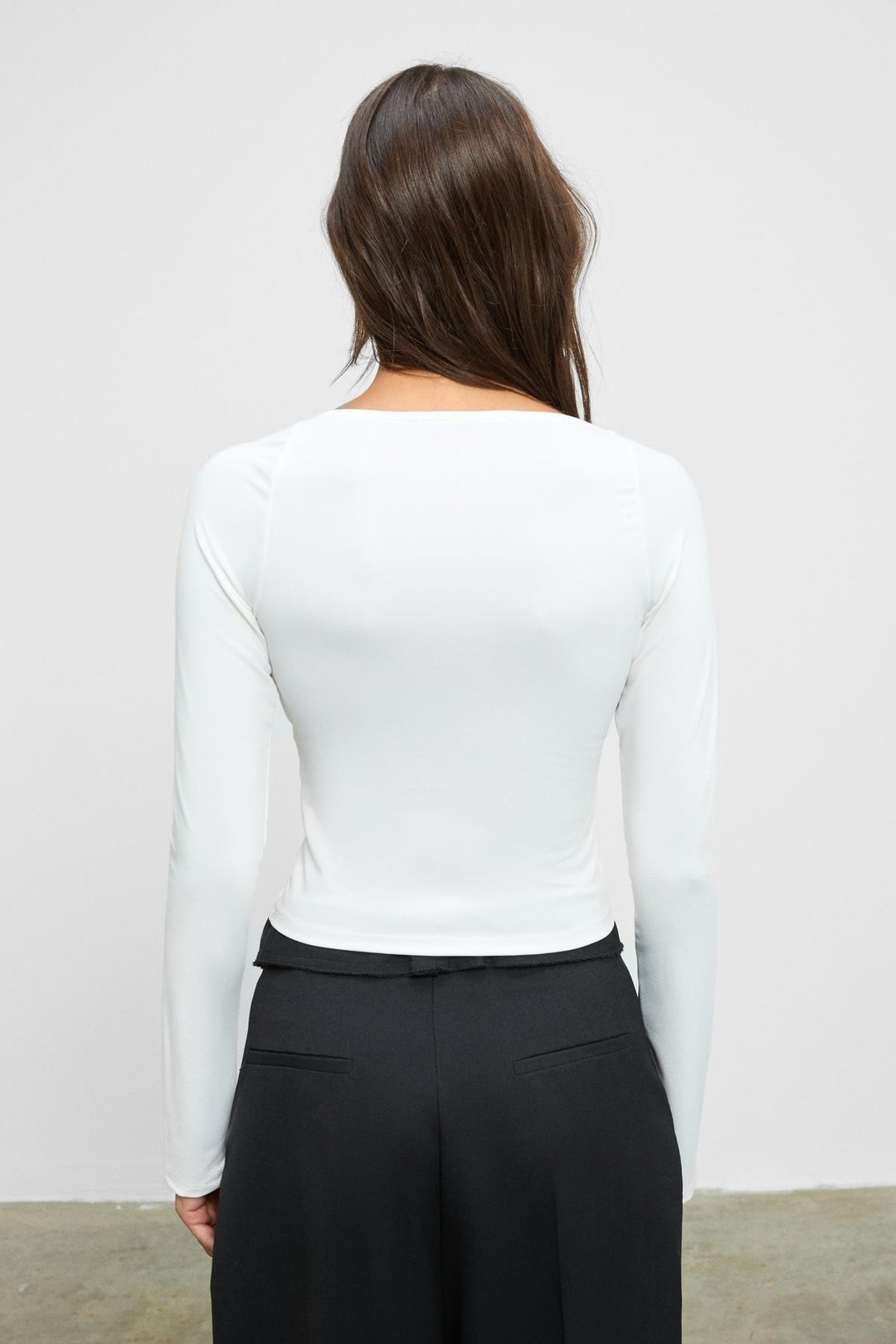 SILIVRA Kadın Havuz Yakalı Esnek Kumaşlı Slim Fit Beyaz Bluz