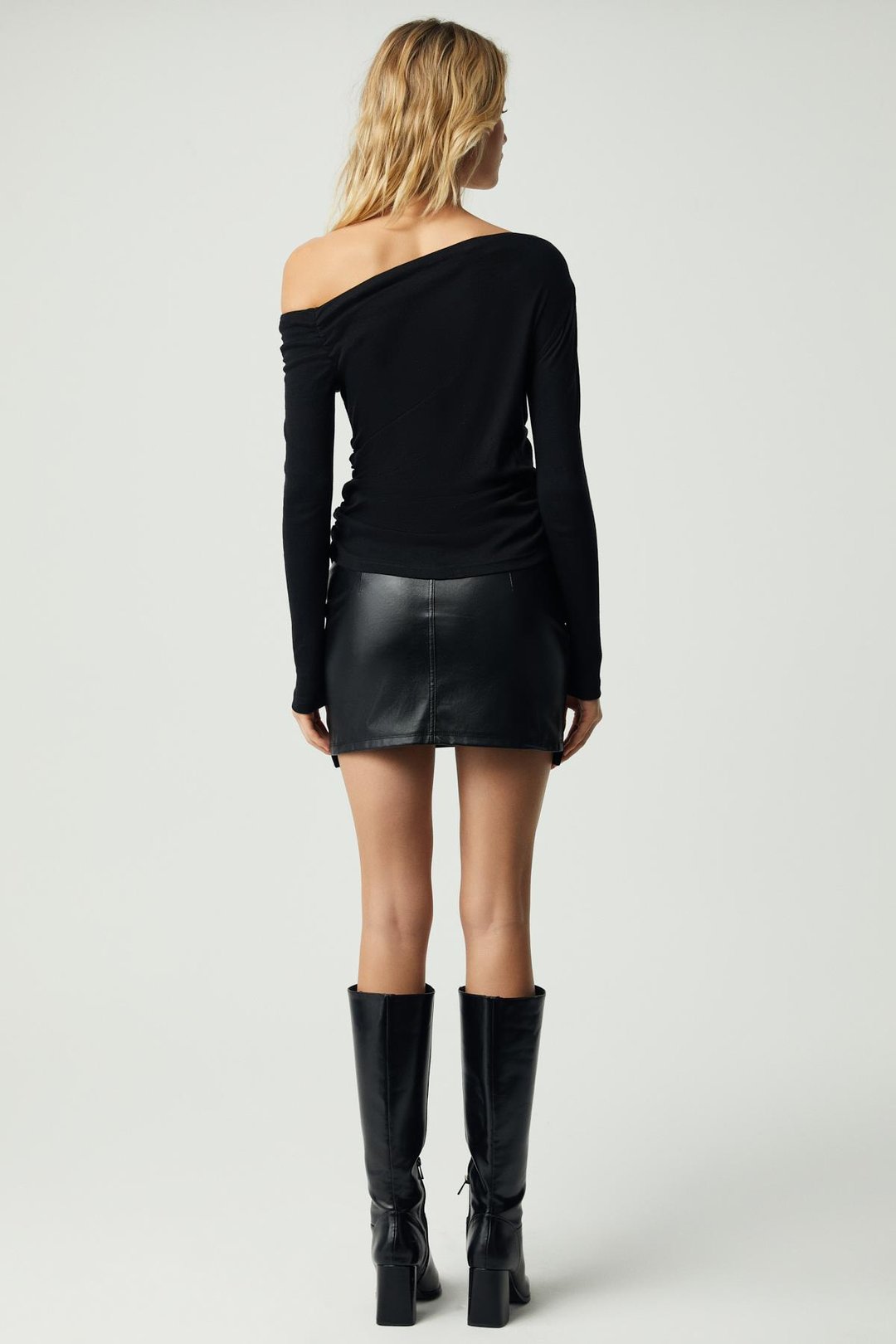 SISSI Kadin Organik Pamuklu Asimetrik Yaka Likralı Esnek Kumaşlı Siyah Bluz