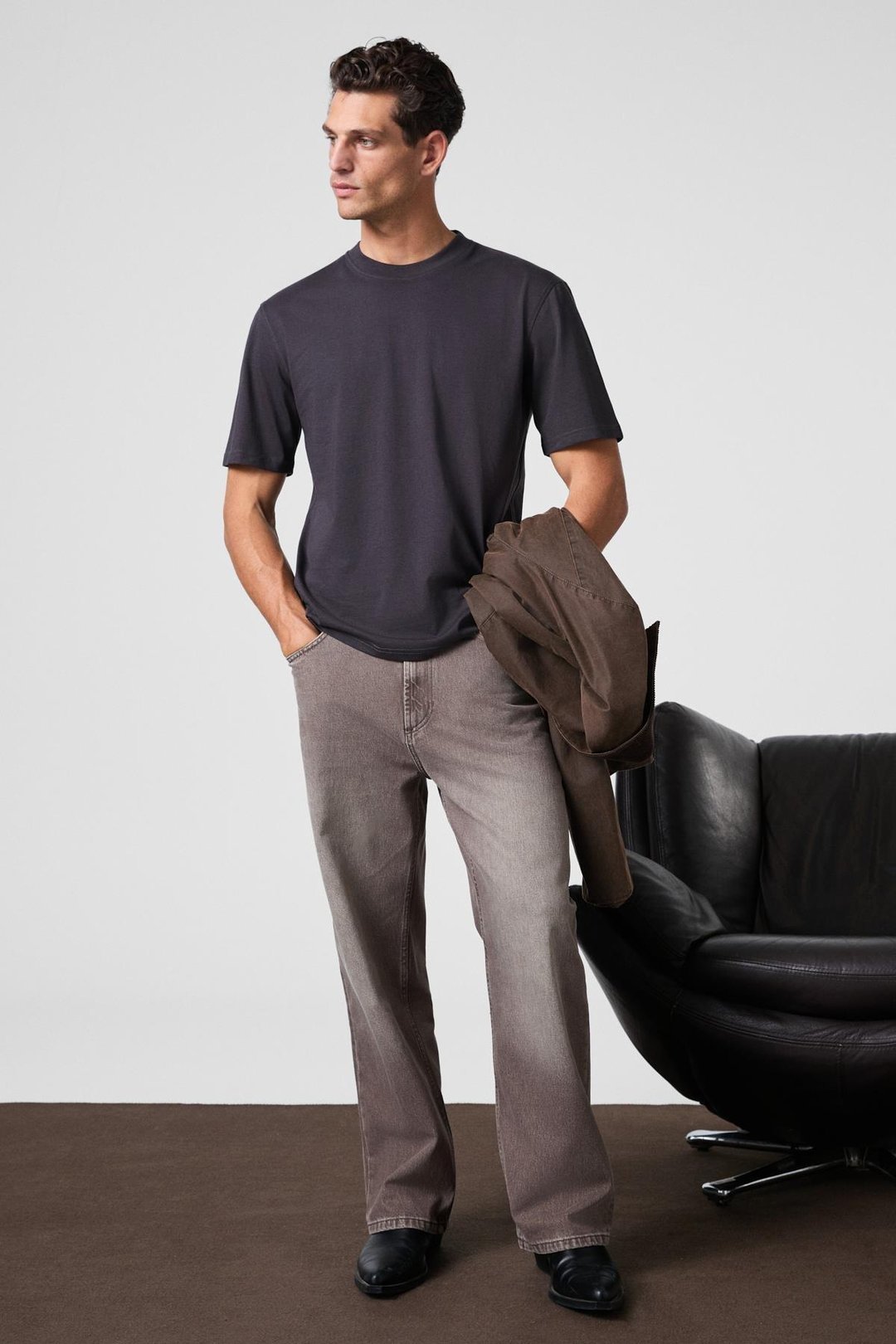 Solo Erkek %100 Organik Pamuklu Kalın Dokulu Comfort Fit Bisiklet Yakalı Füme T-Shirt