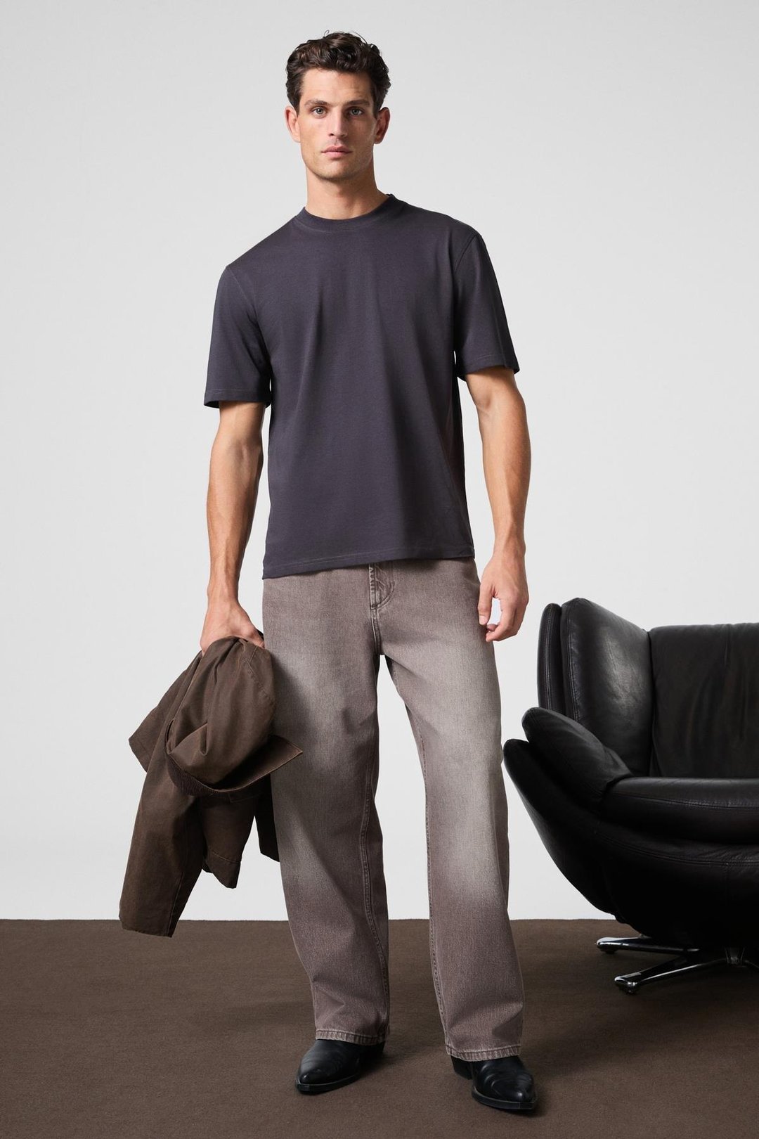 Solo Erkek %100 Organik Pamuklu Kalın Dokulu Comfort Fit Bisiklet Yakalı Füme T-Shirt