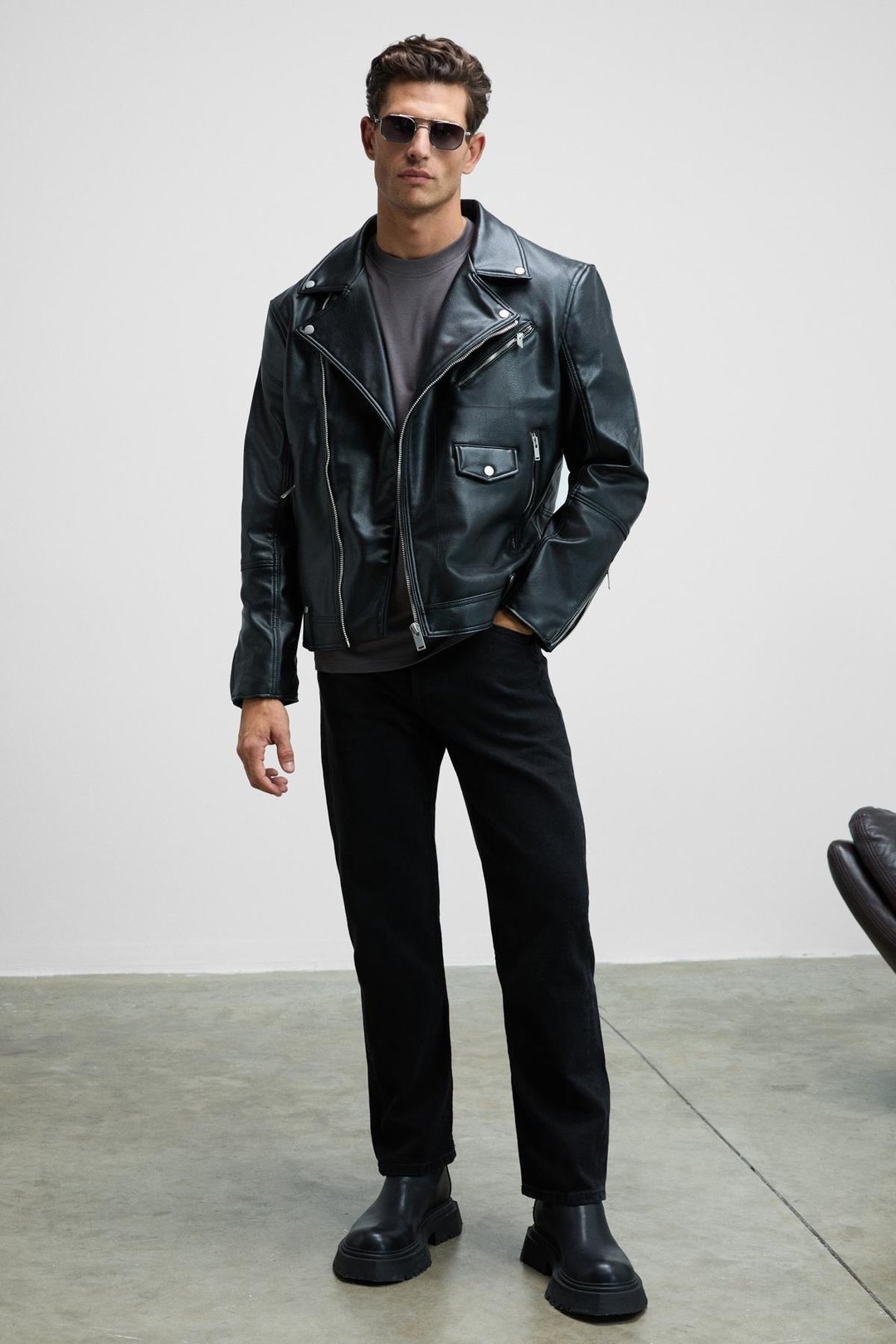 Solo Erkek %100 Organik Pamuklu Kalın Dokulu Comfort Fit Bisiklet Yakalı Antrasit T-Shirt